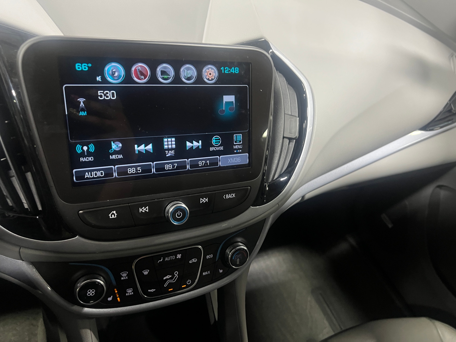 Thumbnail: 2017 Chevrolet Volt - 4
