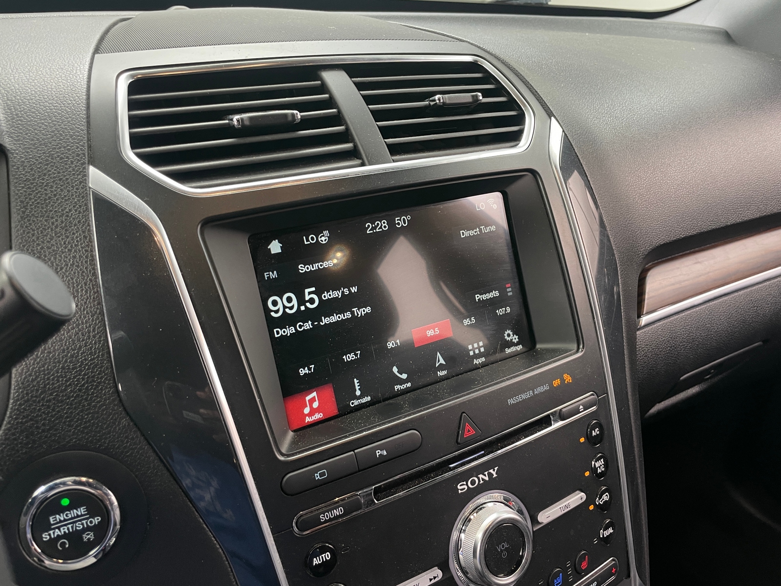 Thumbnail: 2018 Ford Explorer - 3