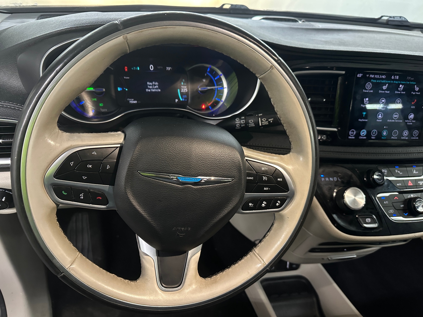Thumbnail: 2020 Chrysler Pacifica - 4