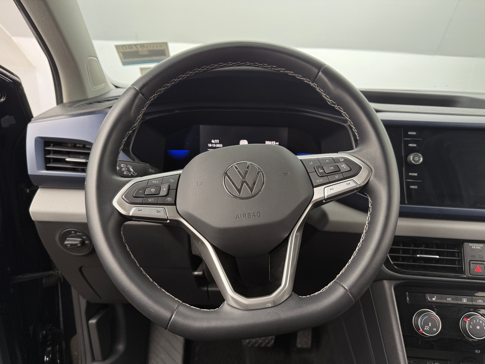 Thumbnail: 2023 Volkswagen Taos - 4