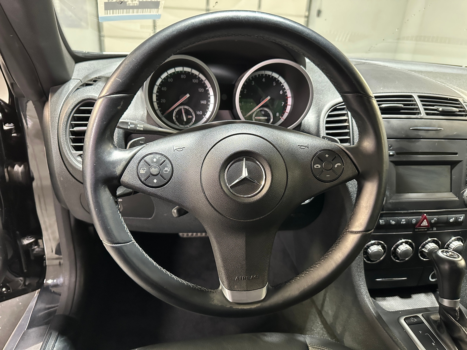 Thumbnail: 2011 Mercedes-Benz SLK - 4