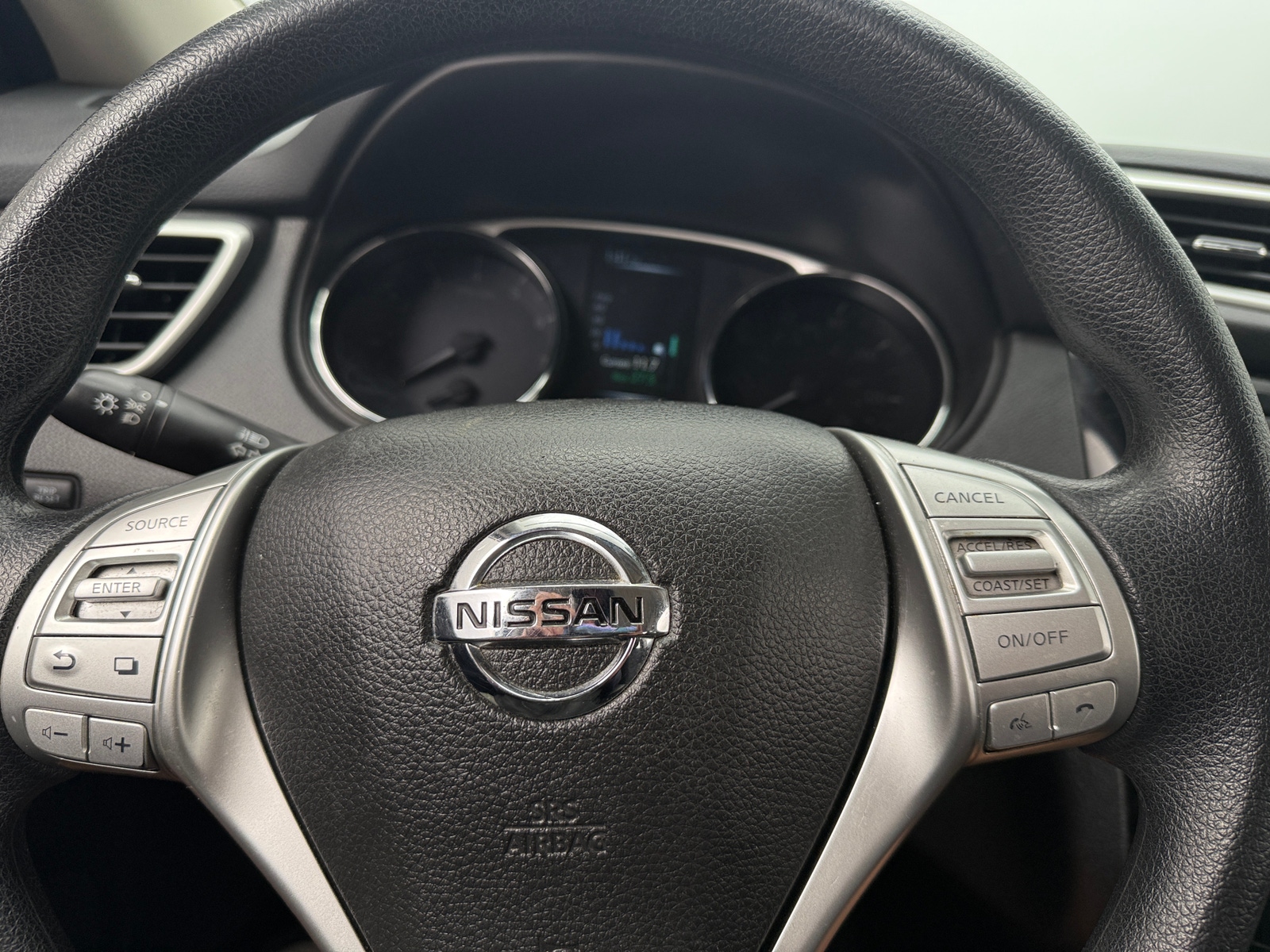 Thumbnail: 2016 Nissan Rogue - 5