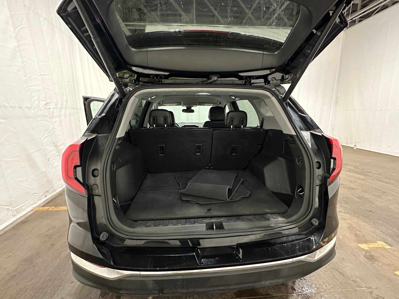 Thumbnail: 2020 GMC Terrain - 6