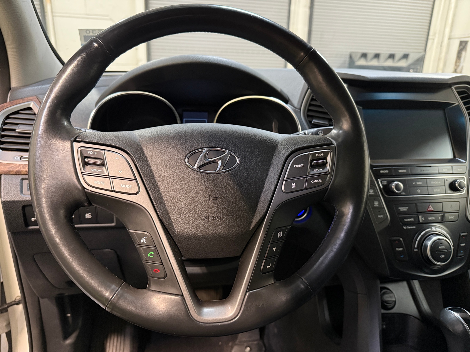 Thumbnail: 2019 Hyundai Santa Fe - 4