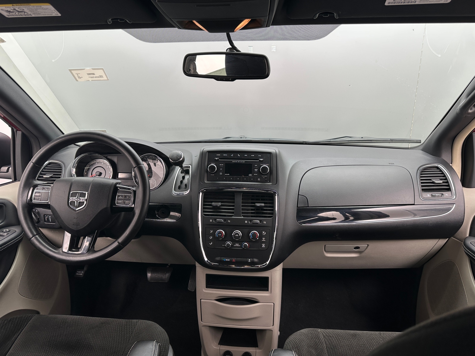 Thumbnail: 2016 Dodge Grand Caravan - 3