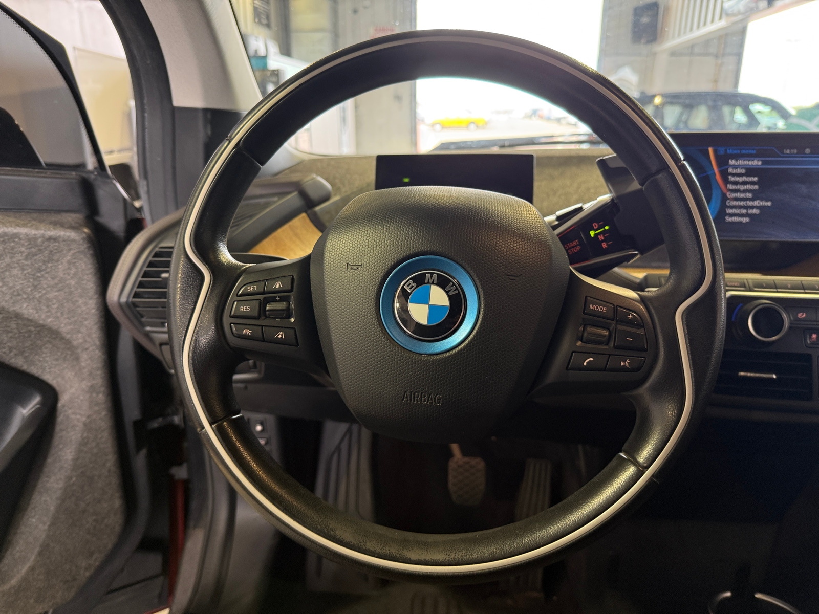 Thumbnail: 2015 BMW i3 - 4