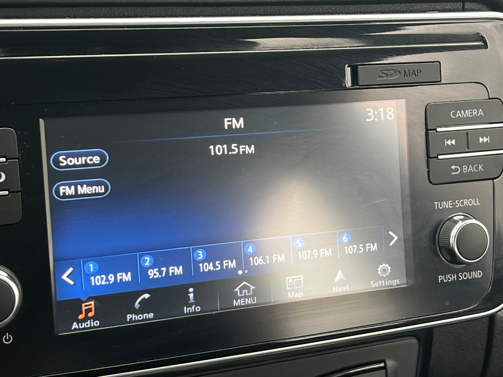 Thumbnail: 2019 Nissan Leaf - 3