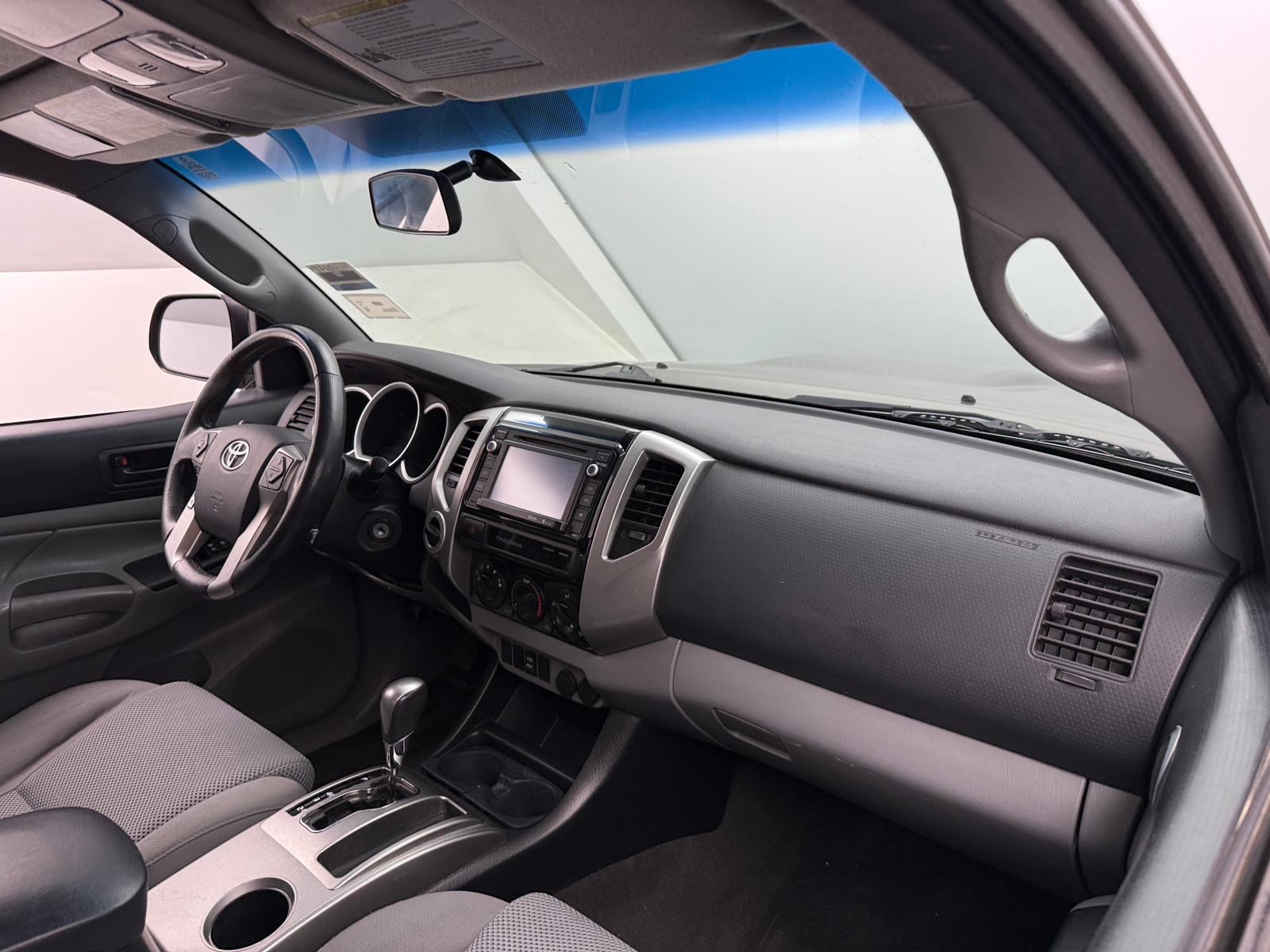 Thumbnail: 2015 Toyota Tacoma - 3