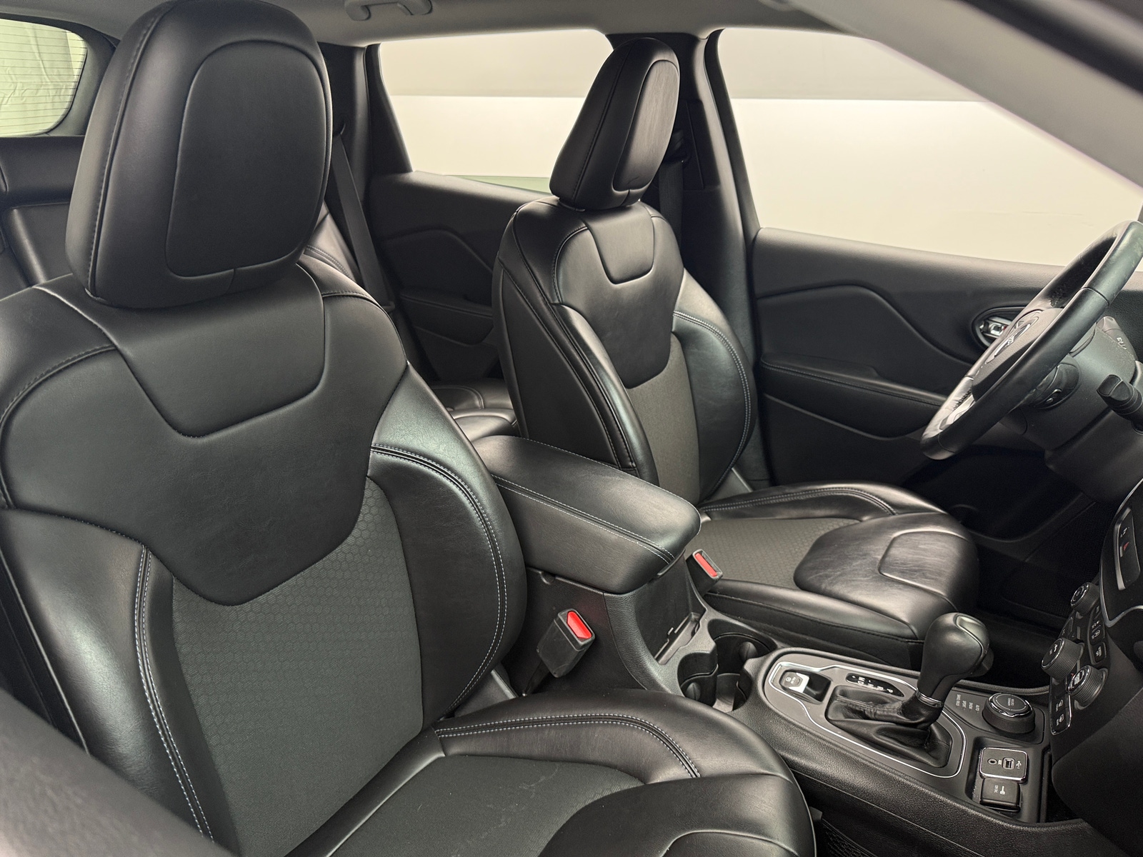 Thumbnail: 2019 Jeep Cherokee - 2