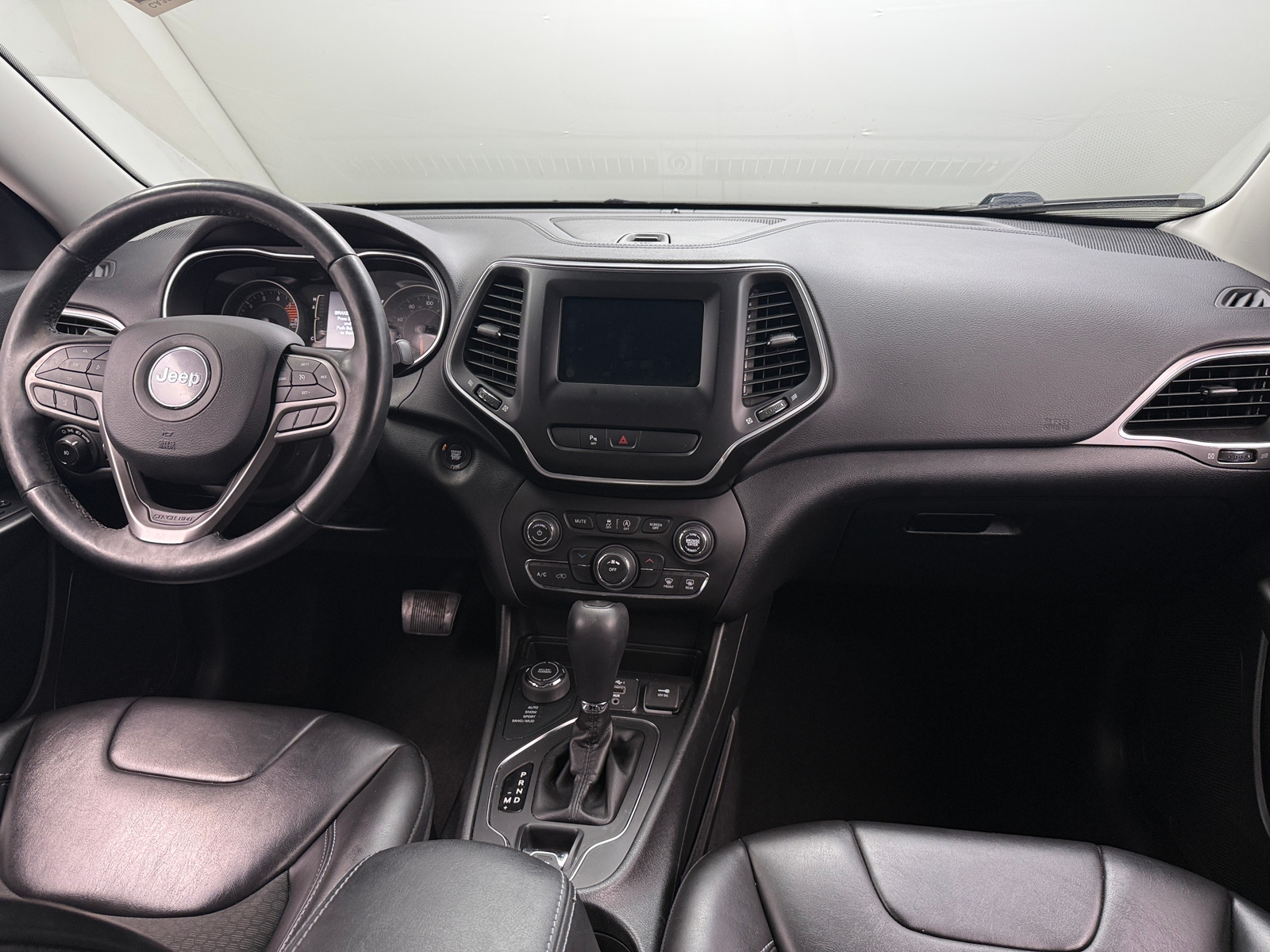 Thumbnail: 2019 Jeep Cherokee - 3