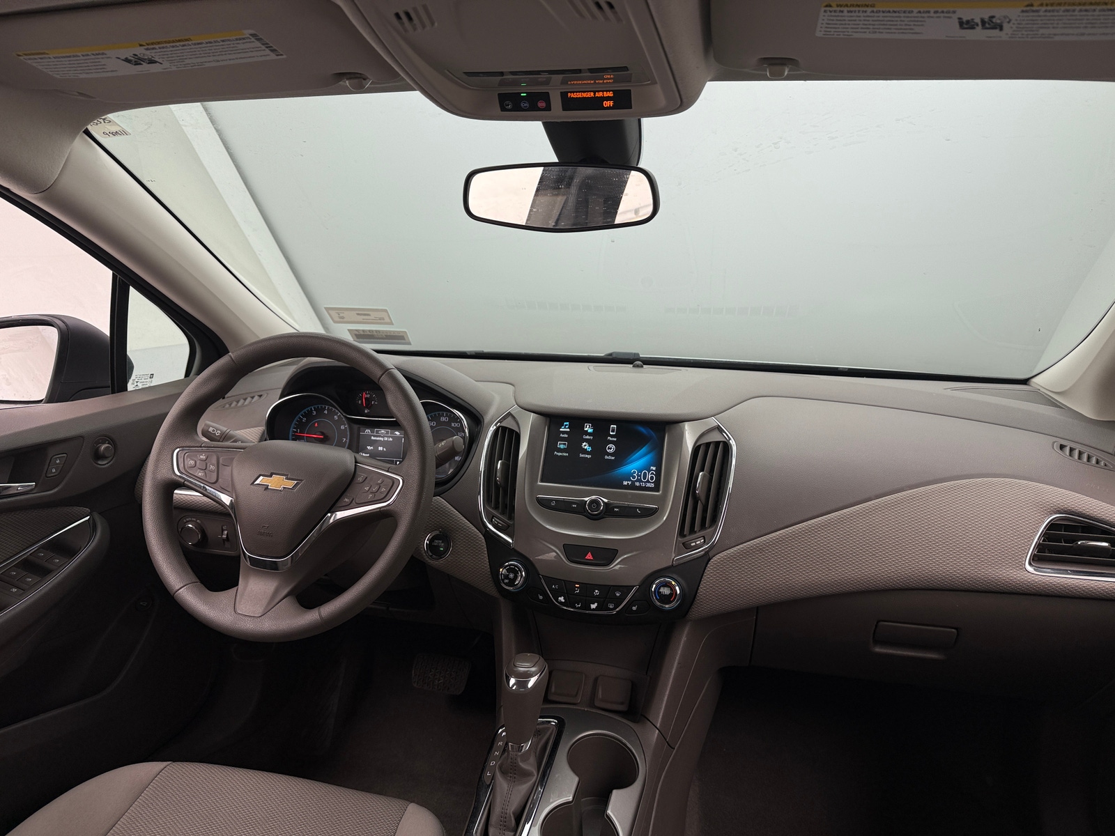 Thumbnail: 2017 Chevrolet Cruze - 3