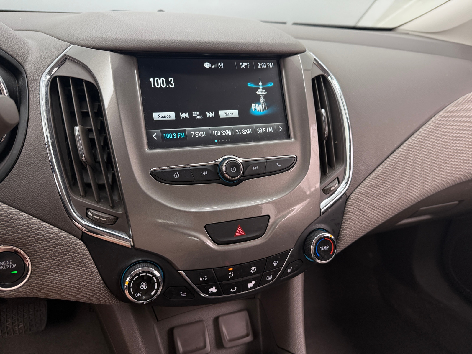 Thumbnail: 2017 Chevrolet Cruze - 4