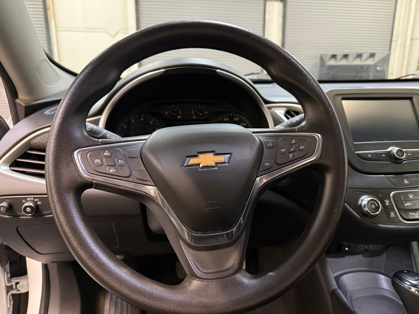 Thumbnail: 2016 Chevrolet Malibu - 5
