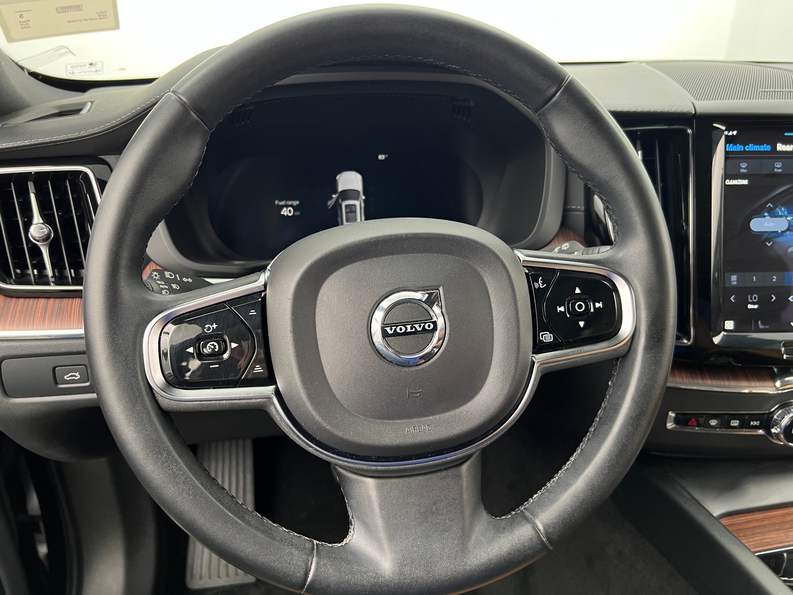 Thumbnail: 2023 Volvo XC60 - 4