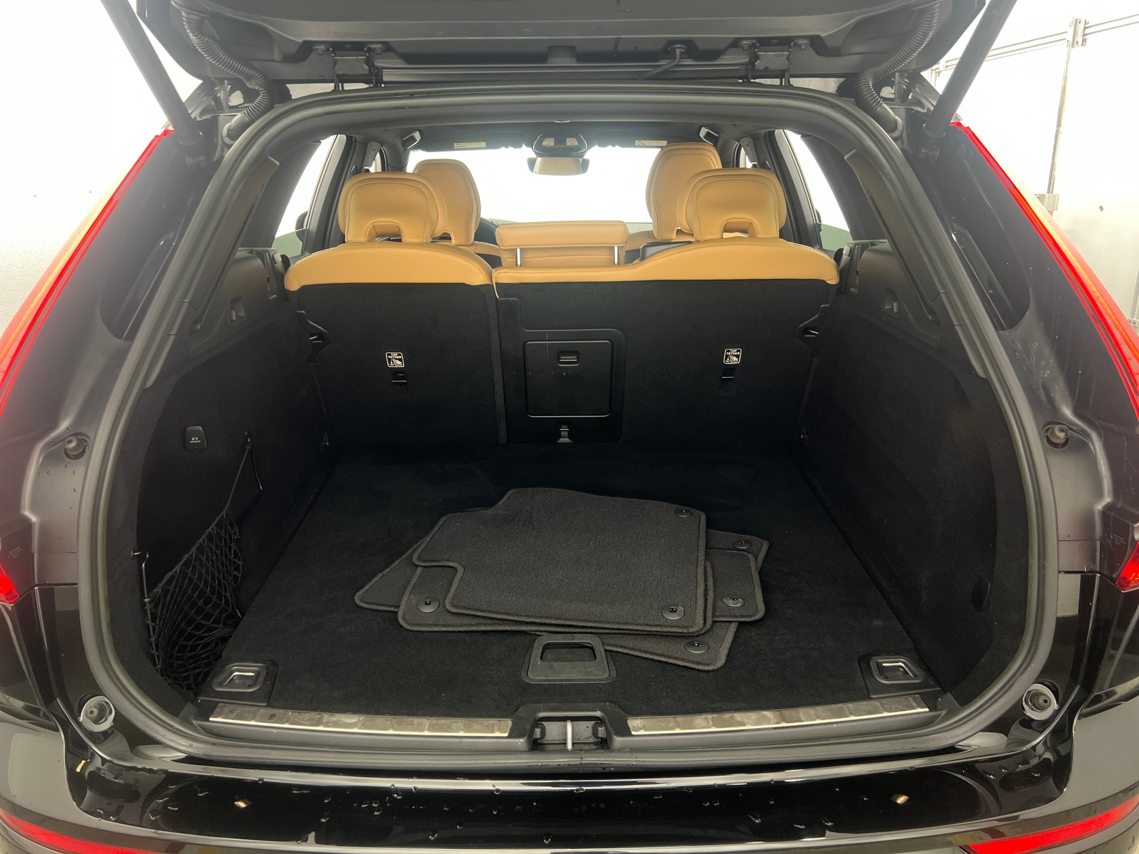 Thumbnail: 2023 Volvo XC60 - 6