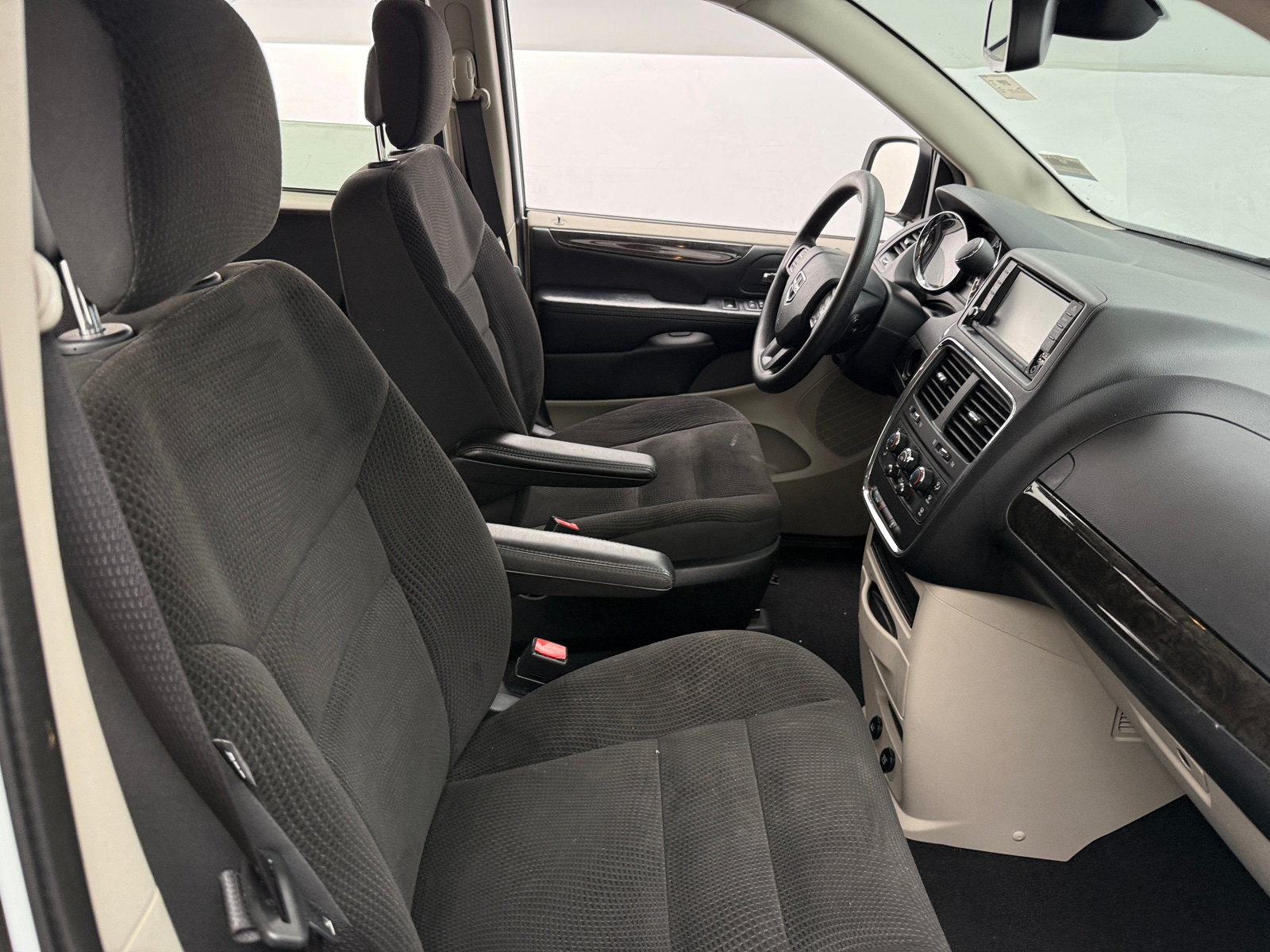 Thumbnail: 2019 Dodge Grand Caravan - 2