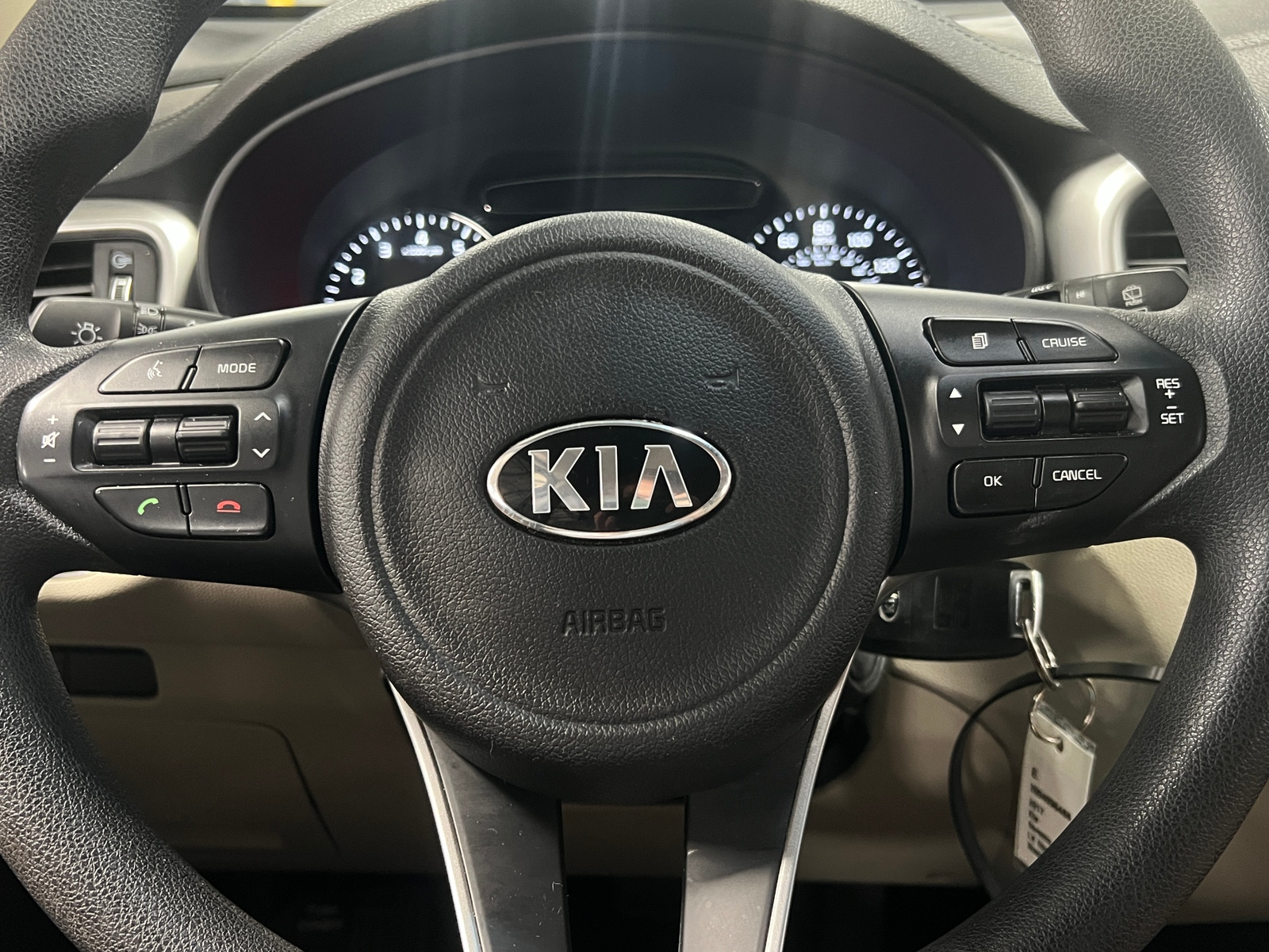 Thumbnail: 2017 Kia Sorento - 5