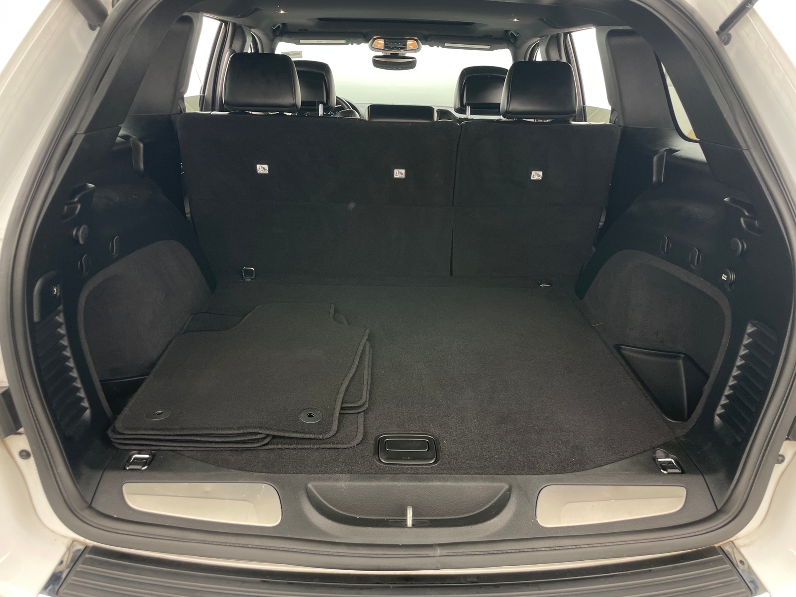 Thumbnail: 2019 Jeep Grand Cherokee - 6