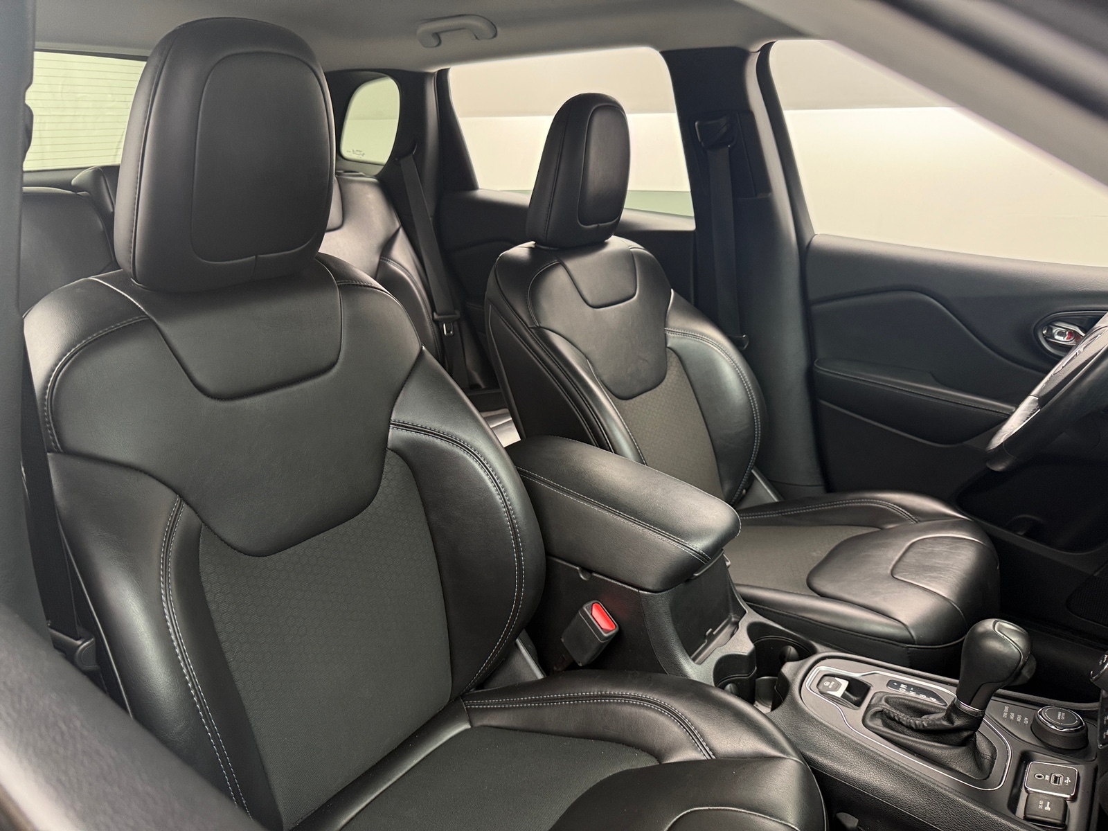 Thumbnail: 2019 Jeep Cherokee - 2