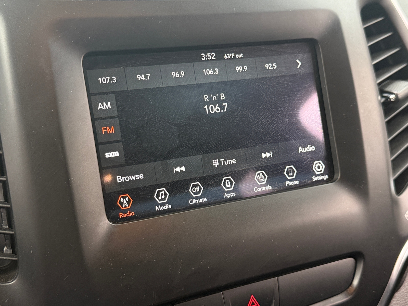 Thumbnail: 2019 Jeep Cherokee - 4