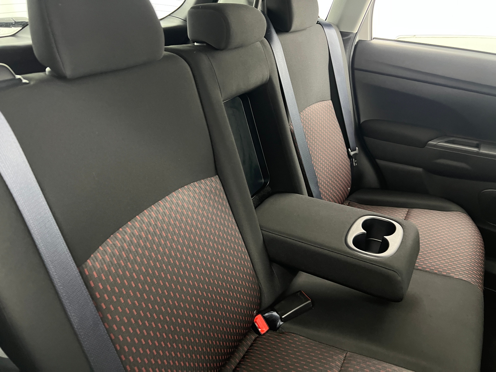 Thumbnail: 2019 Mitsubishi Outlander Sport - 6