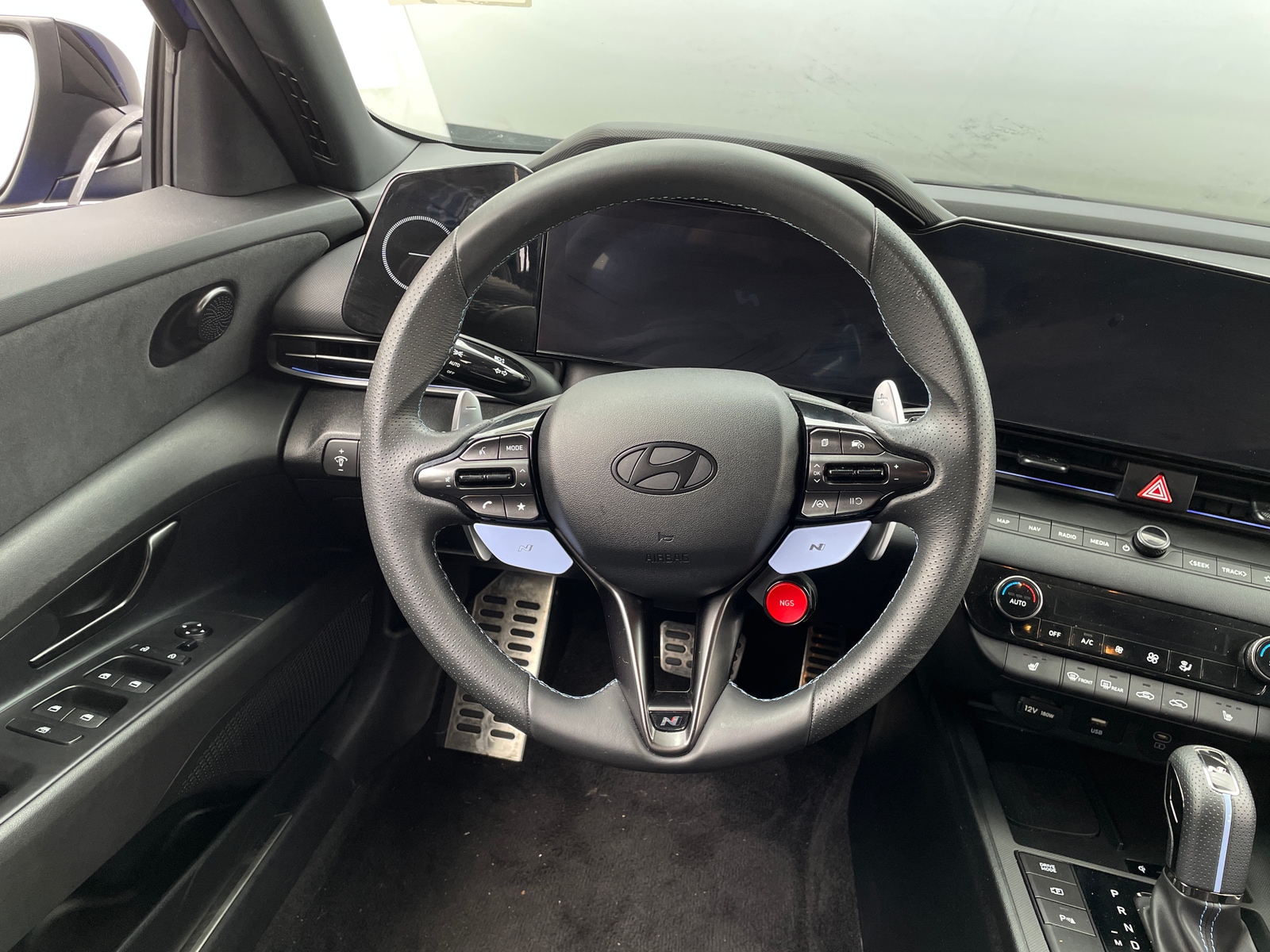 Thumbnail: 2024 Hyundai Elantra - 4
