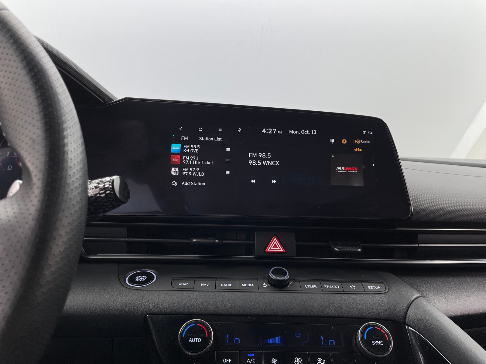 Thumbnail: 2024 Hyundai Elantra - 3