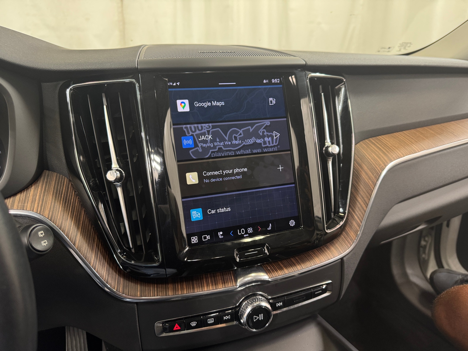 Thumbnail: 2023 Volvo XC60 - 3
