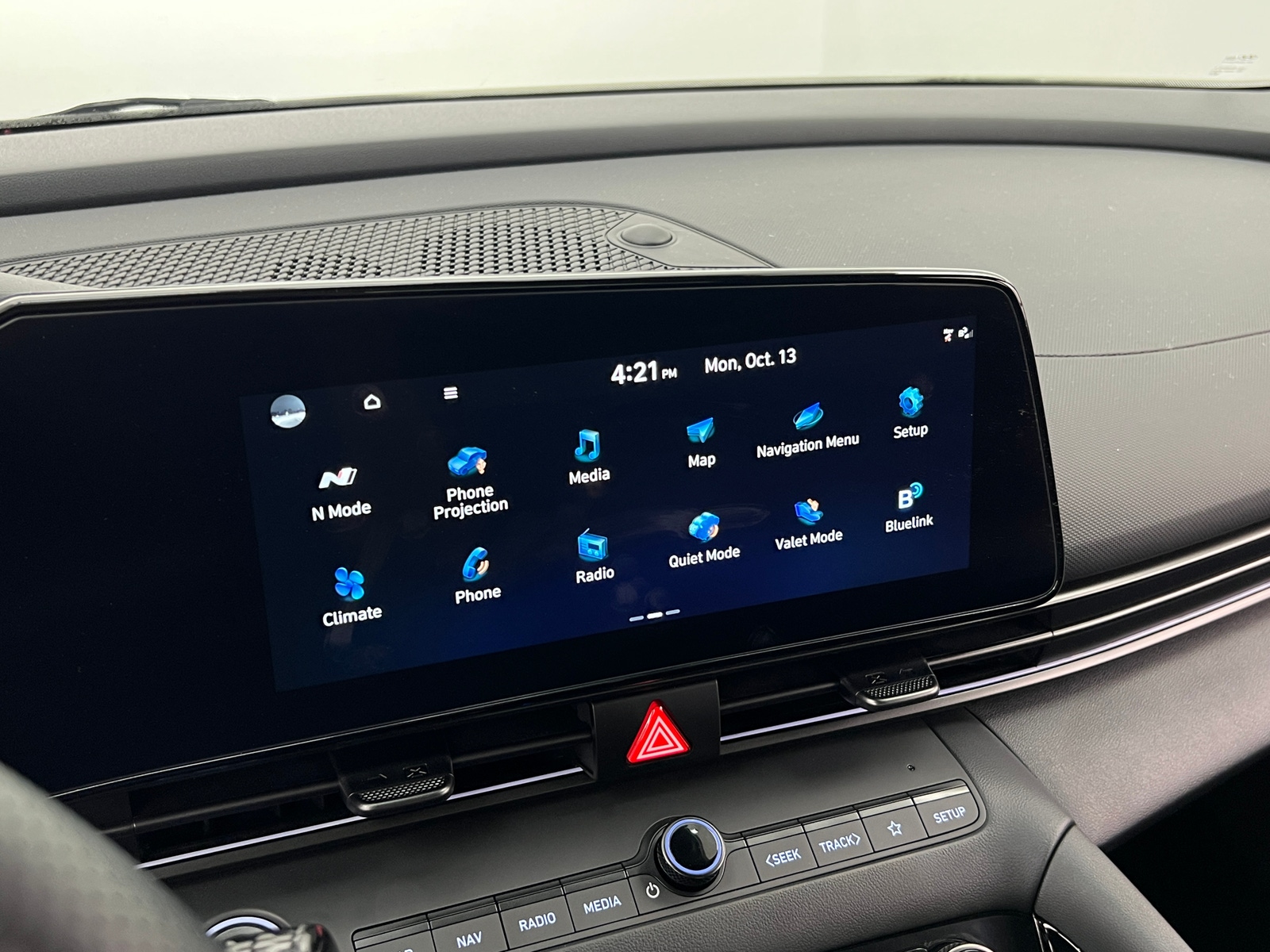 Thumbnail: 2024 Hyundai Elantra - 3