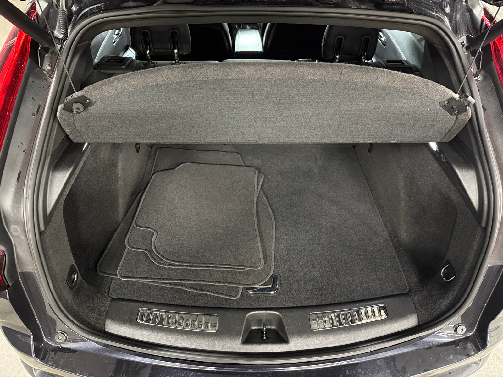 Thumbnail: 2023 Cadillac XT4 - 6