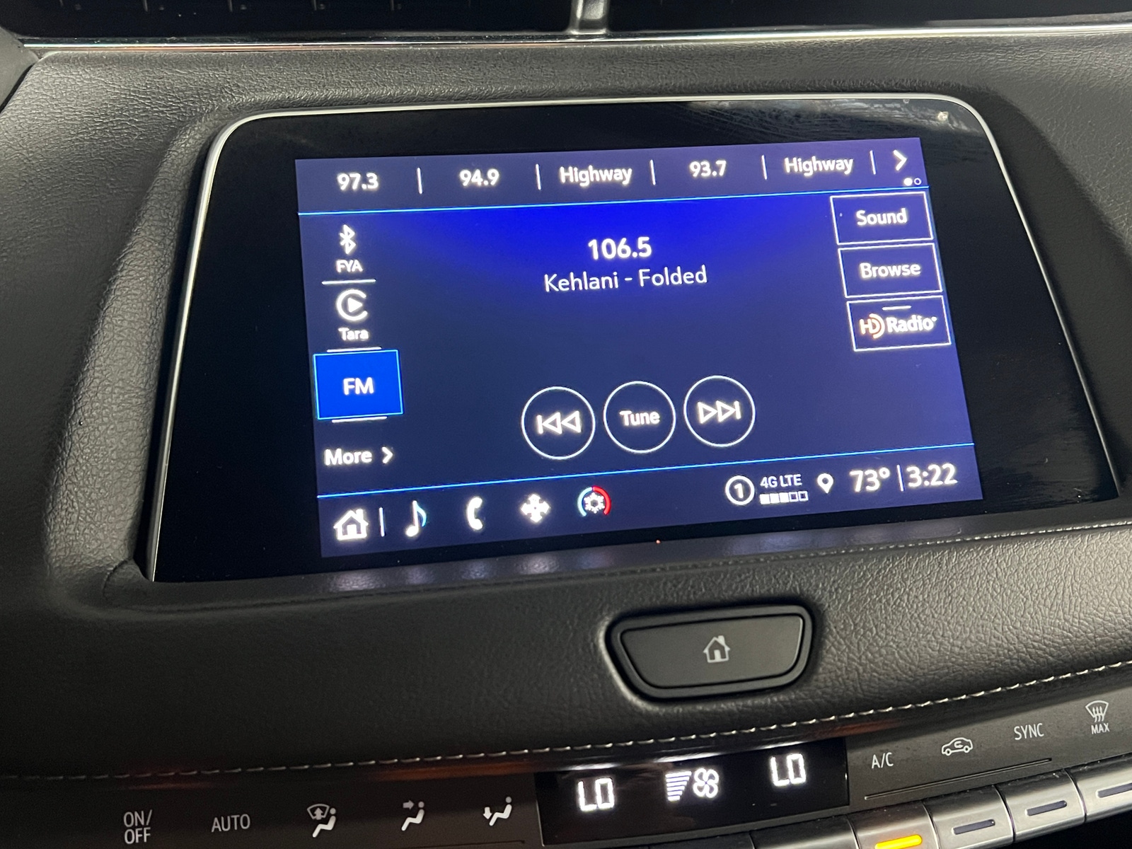 Thumbnail: 2023 Cadillac XT4 - 3