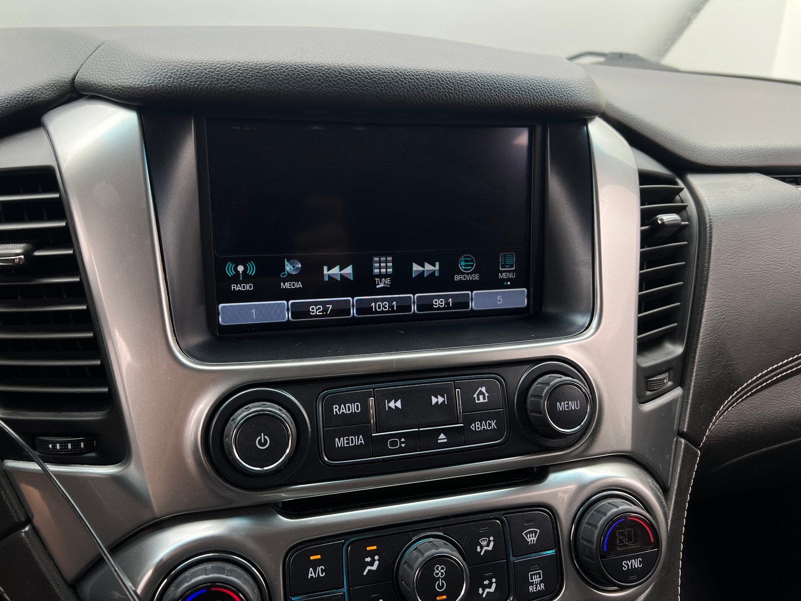 Thumbnail: 2019 Chevrolet Tahoe - 4