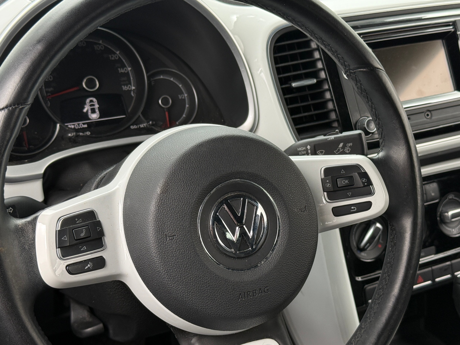 Thumbnail: 2019 Volkswagen Beetle - 4