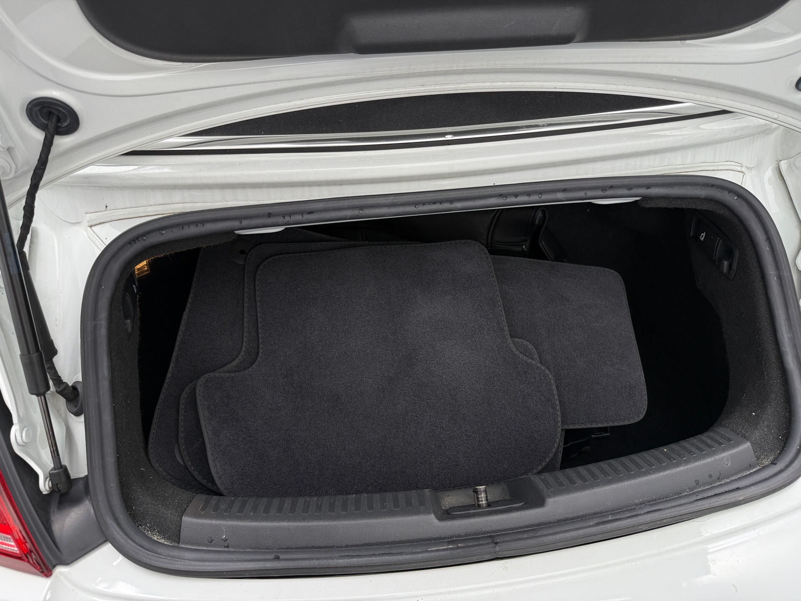 Thumbnail: 2019 Volkswagen Beetle - 6