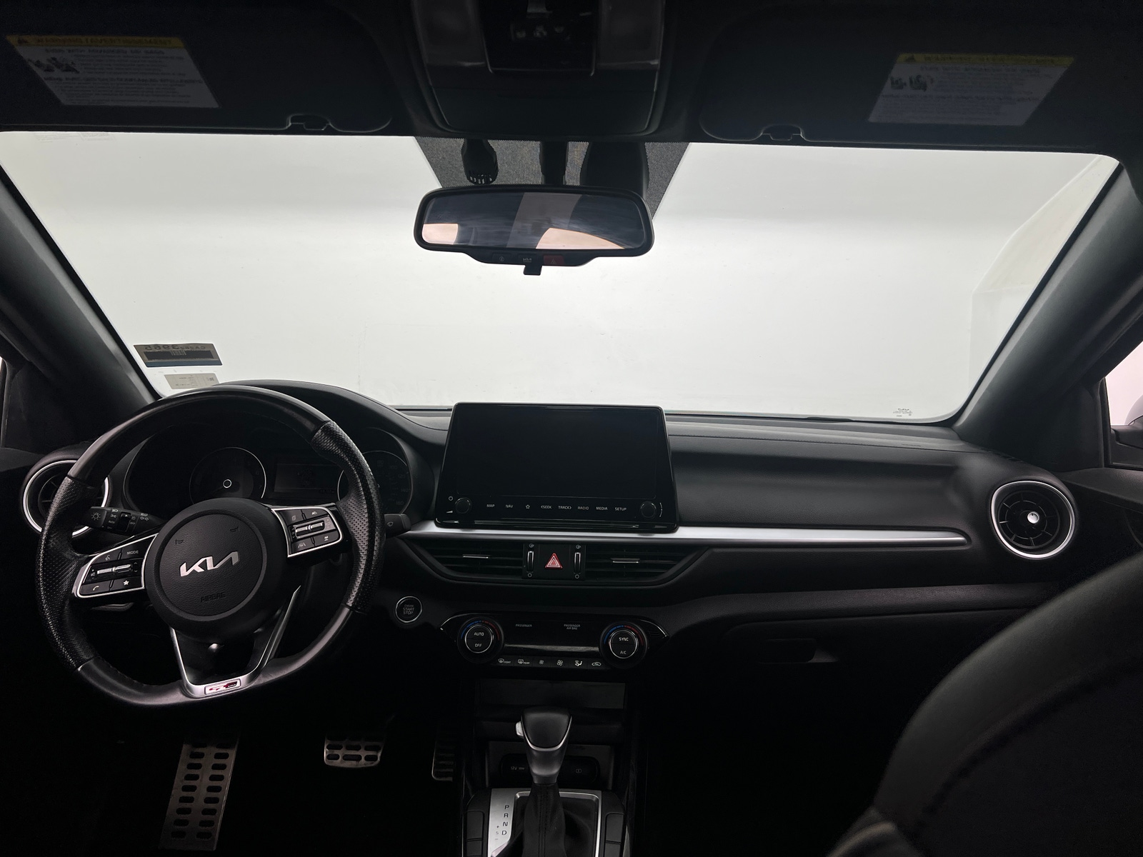 Thumbnail: 2023 Kia Forte - 3