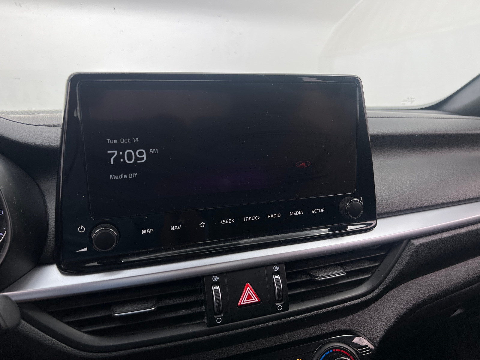 Thumbnail: 2023 Kia Forte - 4
