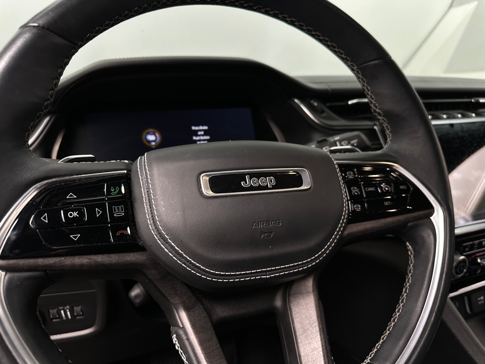 Thumbnail: 2021 Jeep Grand Cherokee L - 4