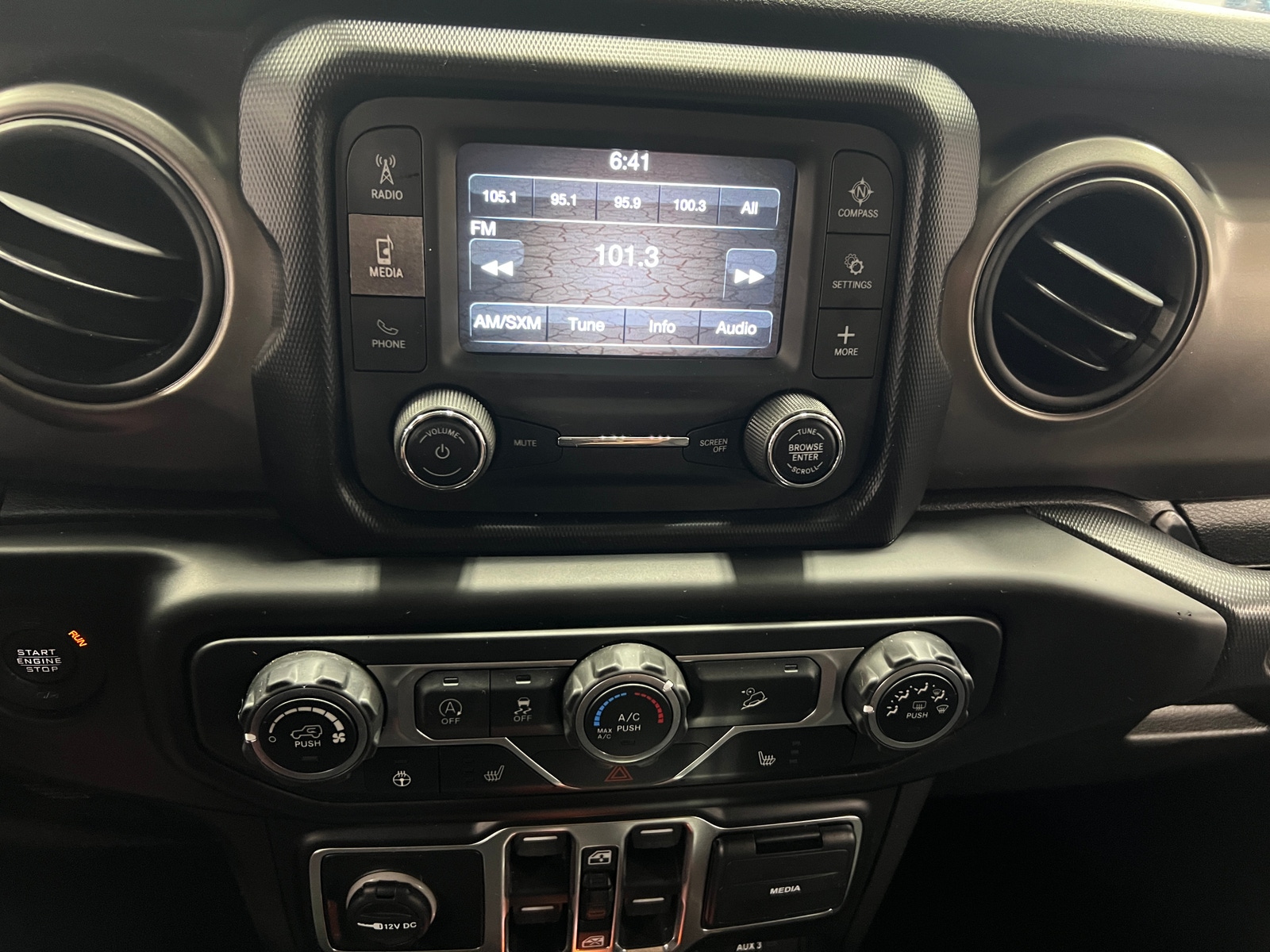Thumbnail: 2019 Jeep Wrangler - 4