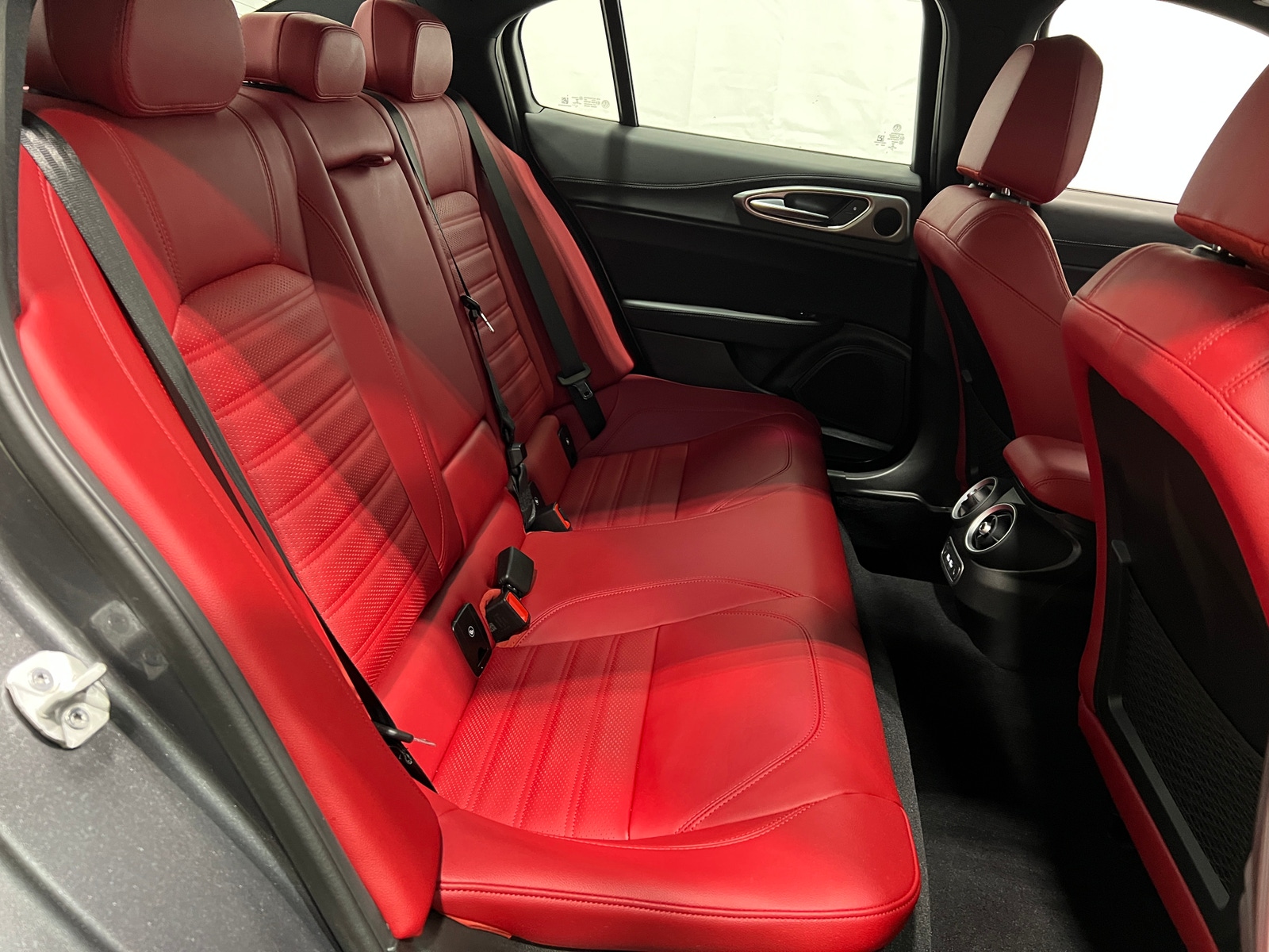 Thumbnail: 2024 Alfa Romeo Giulia - 5