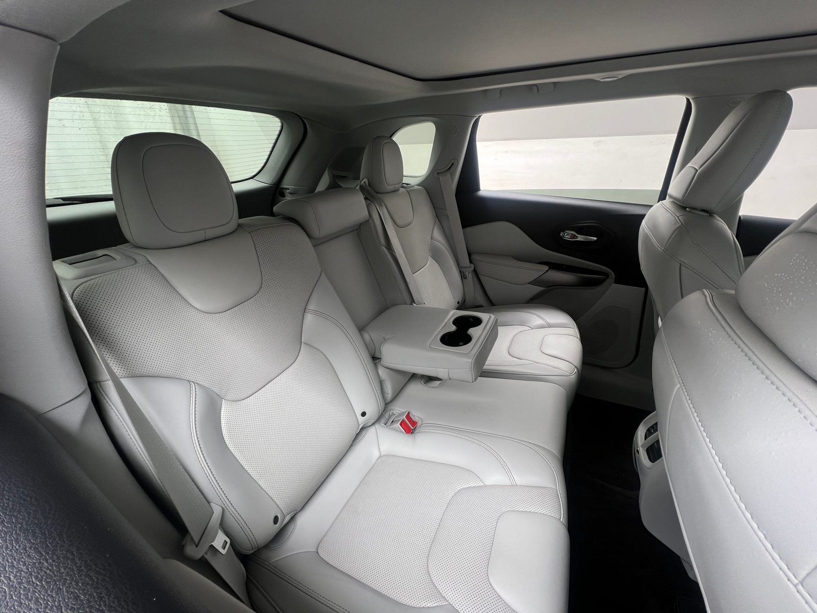 Thumbnail: 2019 Jeep Cherokee - 5
