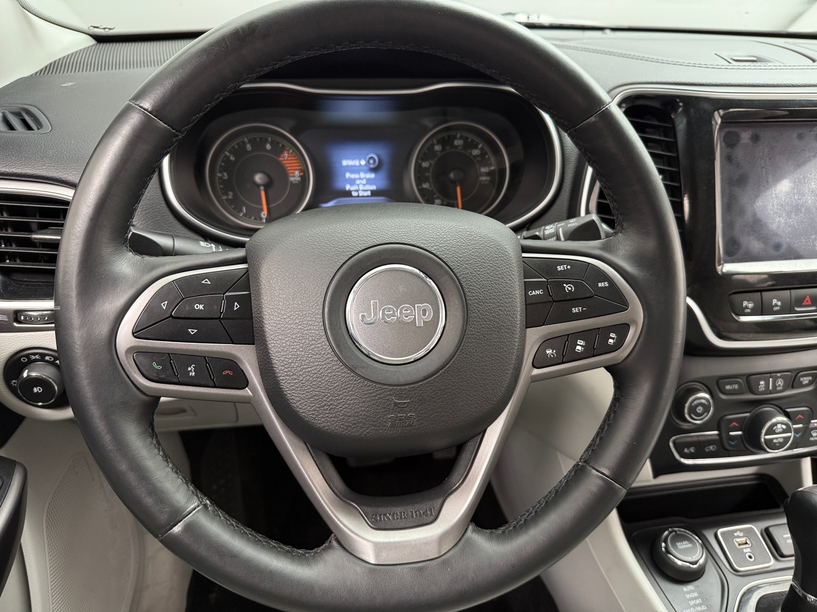 Thumbnail: 2019 Jeep Cherokee - 4