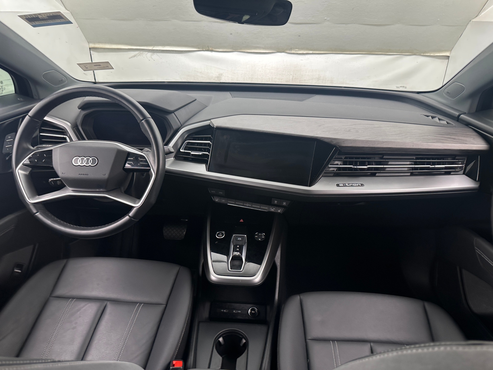 Thumbnail: 2023 Audi Q4 e-tron - 2