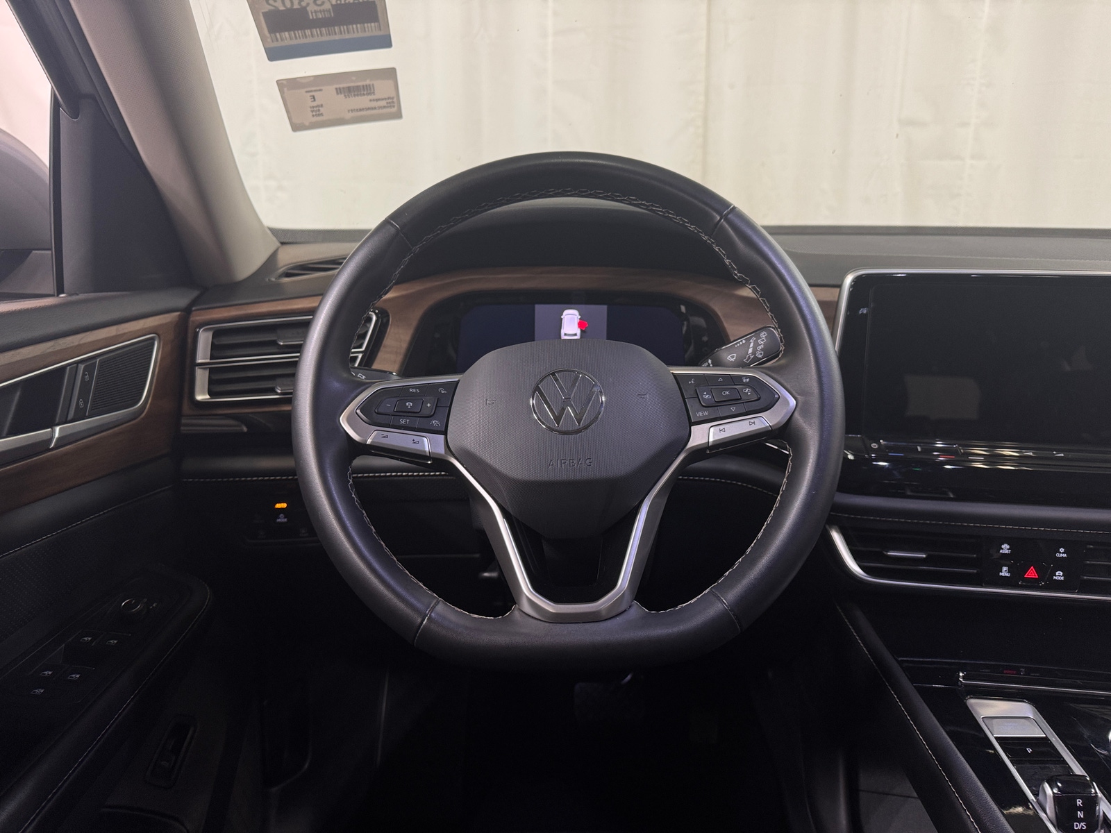 Thumbnail: 2024 Volkswagen Atlas - 4