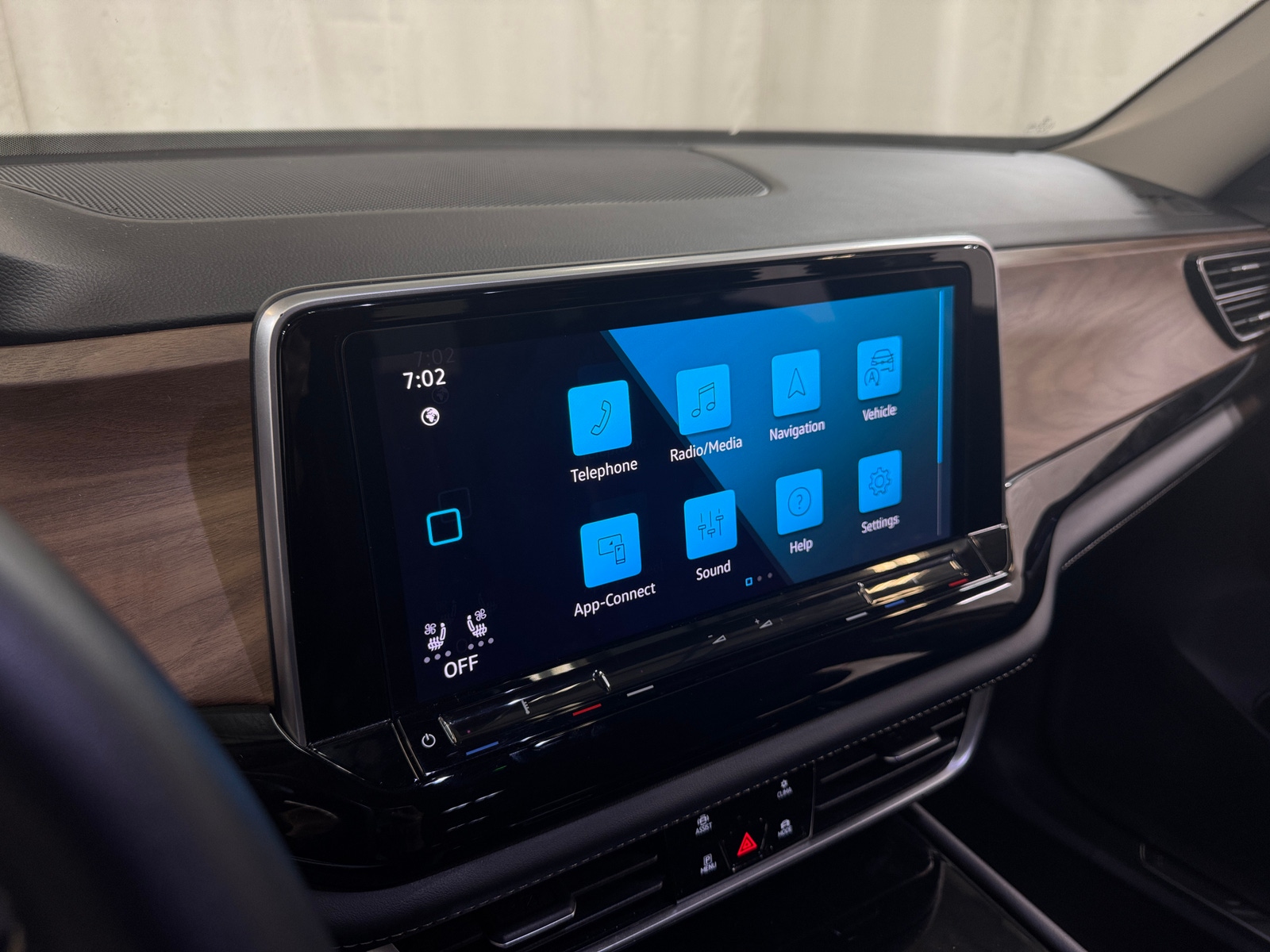 Thumbnail: 2024 Volkswagen Atlas - 3