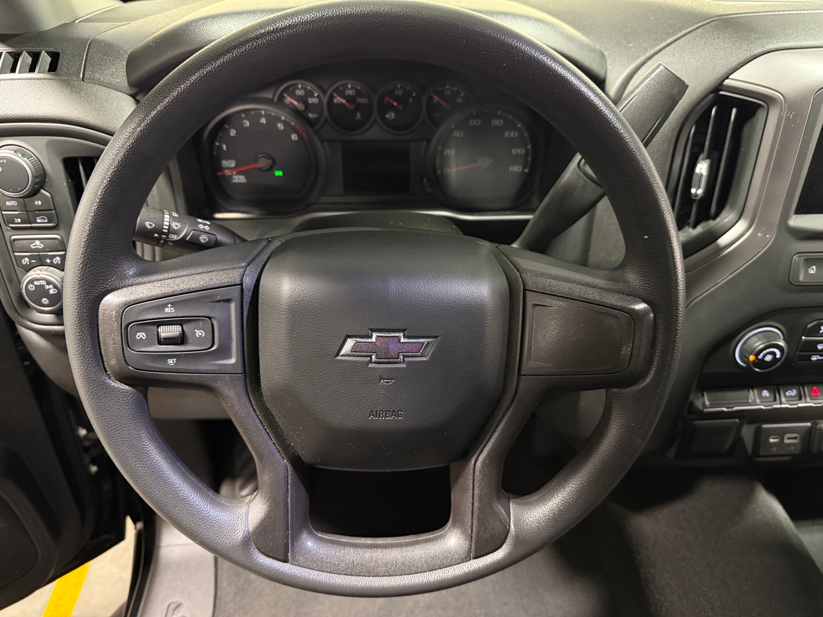 Thumbnail: 2021 Chevrolet Silverado 1500 - 5