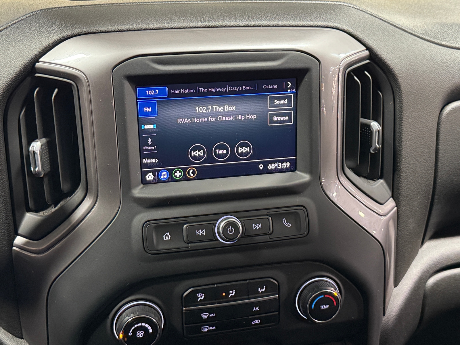 Thumbnail: 2021 Chevrolet Silverado 1500 - 4