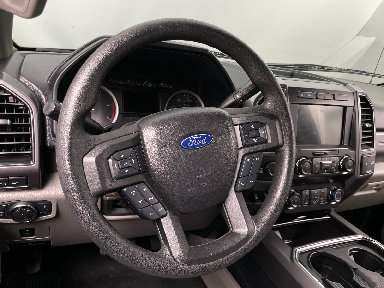 Thumbnail: 2019 Ford Econoline - 5