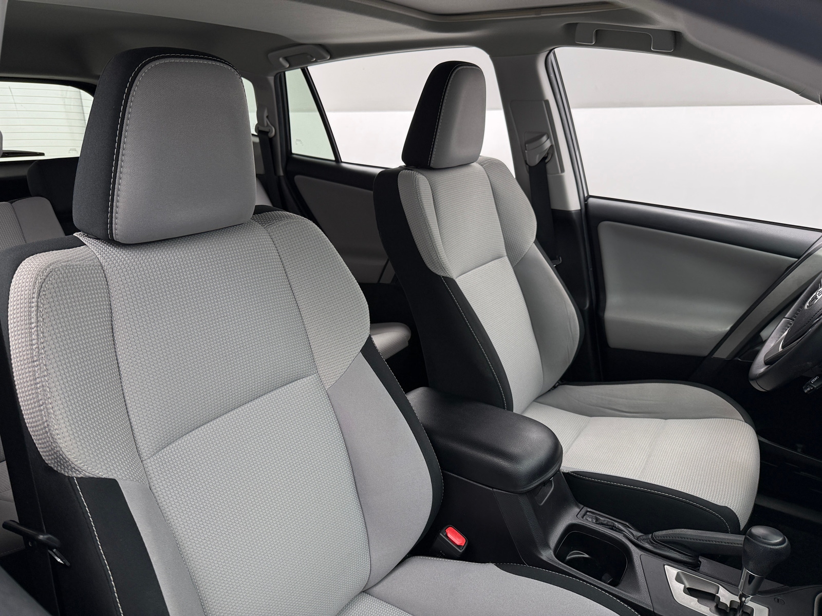Thumbnail: 2018 Toyota RAV4 - 2