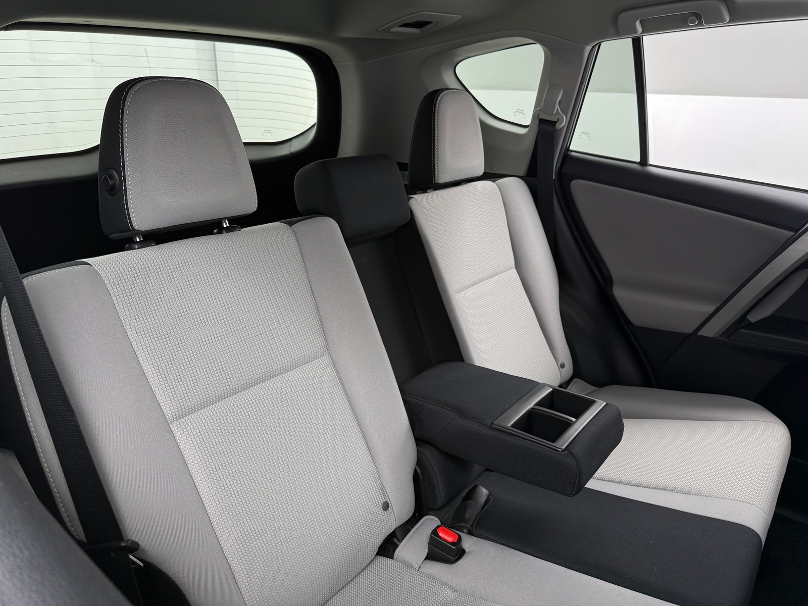Thumbnail: 2018 Toyota RAV4 - 6