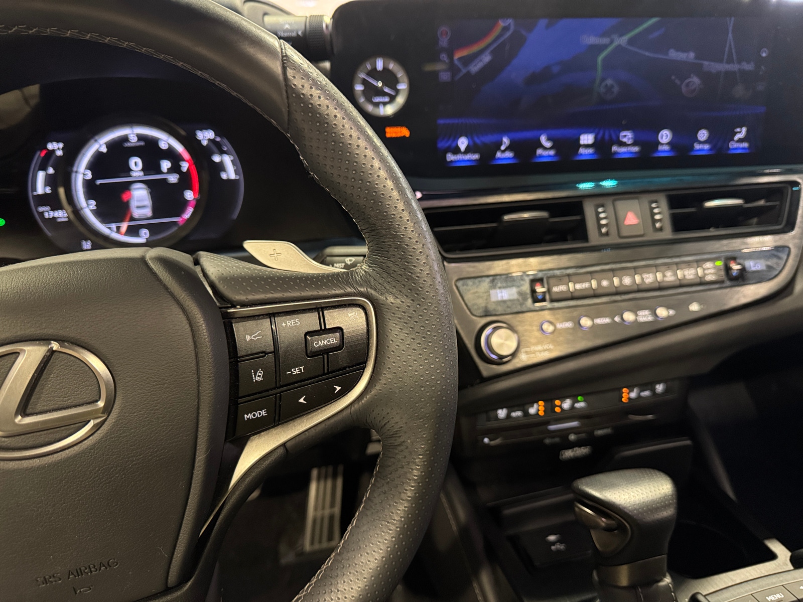 Thumbnail: 2022 Lexus ES - 3
